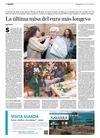 Alumnas con el sacerdote más longevo de Navarra, por Diario de Navarra